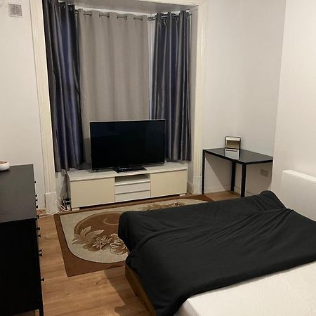 New Flat, Own Bathroom, Sitting Room & Large Bedroom - Walsall Bescot Экстерьер фото