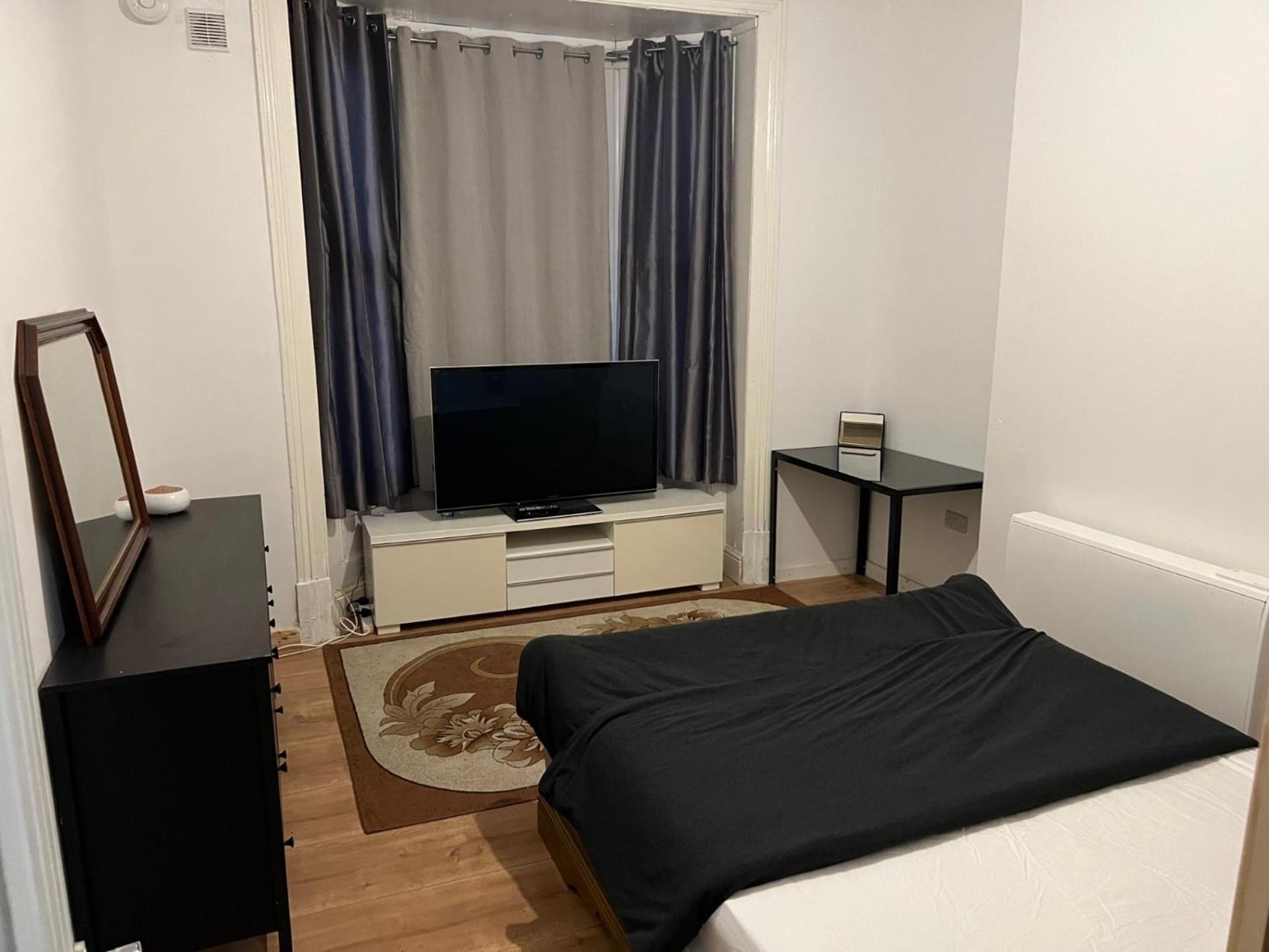 New Flat, Own Bathroom, Sitting Room & Large Bedroom - Walsall Bescot Экстерьер фото